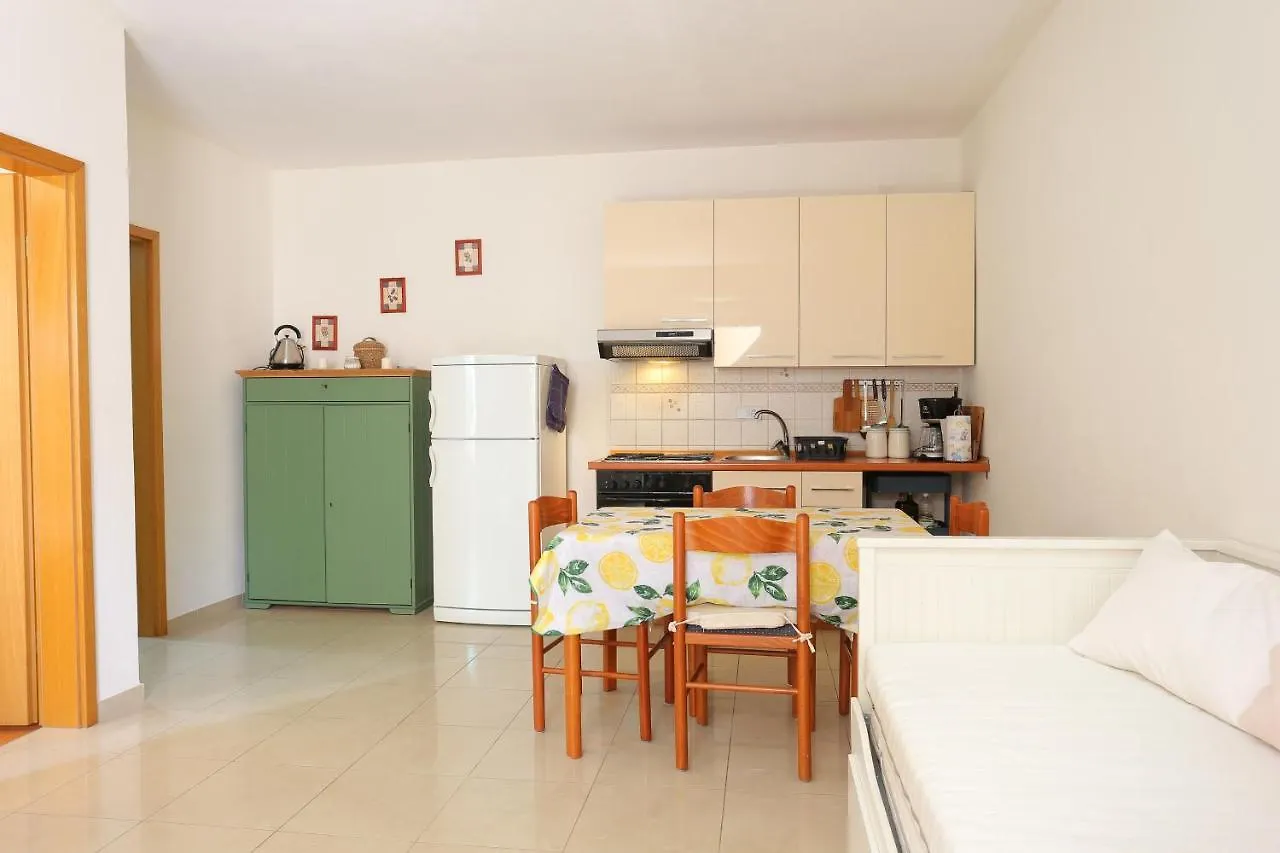 Apartments With A Parking Space Seget Vranjica, Trogir - 18326 Seget Donji